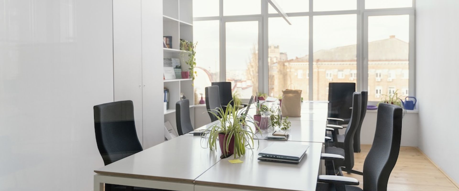 Arredo ufficio Bondeno: un ambiente produttivo e di stile